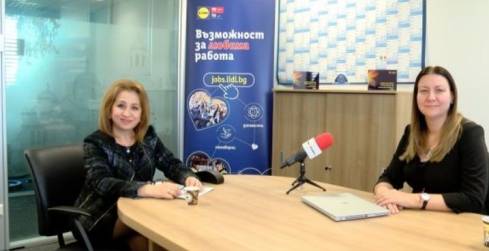 Рада Йосифова, началник отдел „Човешки ресурси“ в Райфайзенбанк България, интервюира Катерина Шопова - HR директор на Лидл България