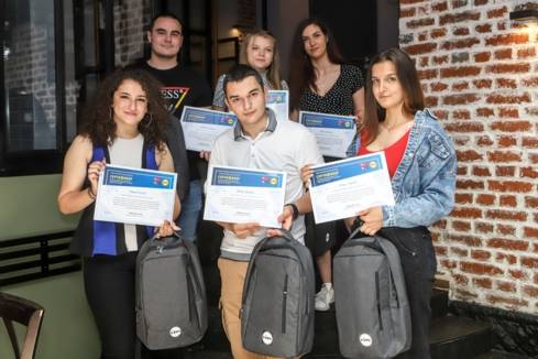 Втори випуск дуални ученици завършват в Lidl. На церемонията по връчване на сертификати от компанията.